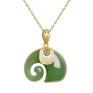 Elegant Gold and Green Pendant Necklace